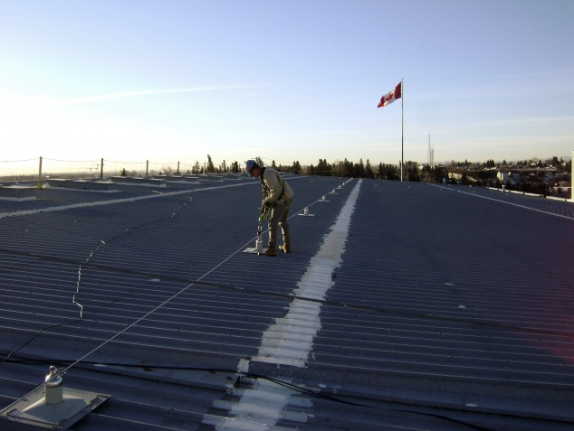 https://www.tritechfallprotection.com/wp-content/uploads/2016/05/Tritech-Rooftop-2.png